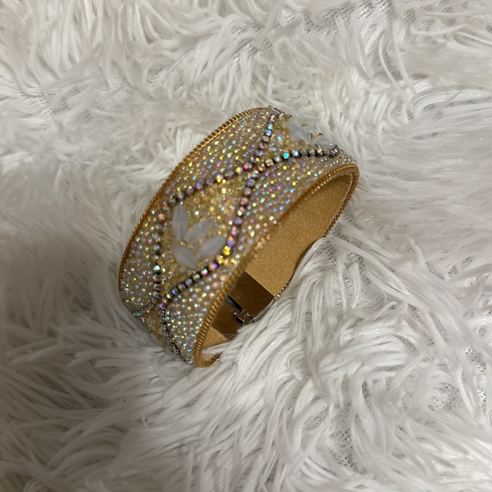 Magnetic leather cuff with beautiful bead work design